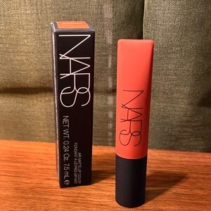 Brand new NARS AIR MATTE LIP COLOR
MOROCCO 7.5mL